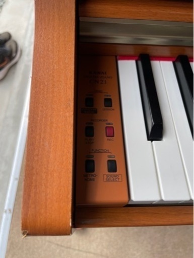 中古美品 配送可能KAWAI 電子ピアノ CN21C 88 鍵 美品 KAWAI CN21C 電子 【