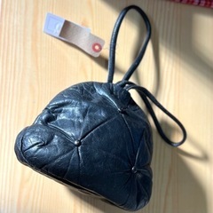 がま口のミニハンドバッグ/飾り付き黒