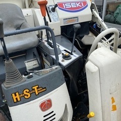 イセキ２条刈コンバイン