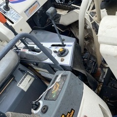 イセキ２条刈コンバイン