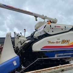 イセキ２条刈コンバイン