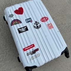 スーツケース(鍵なし)