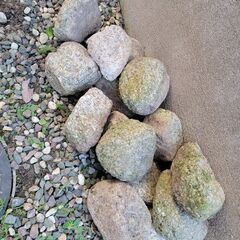 石譲ります　40個ほどあります。