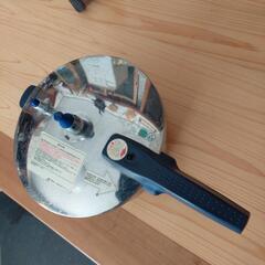 圧力鍋　ドウシシャ　使用感あり　直径約23センチ
