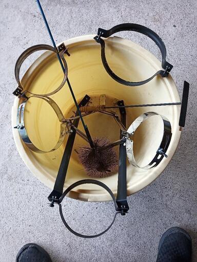 薪ストーブ周りの付属品の写真 30000円で欲しいと言う提案者