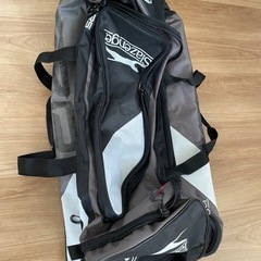 Slazenger V60 Wheelie Cricket Bag