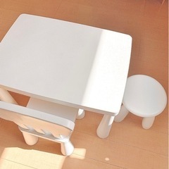 【最終値下げ】IKEAキッズテーブルとイス×2 