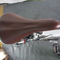 D52 ☆10500円☆整備済み スポーツ中古自転車 【クロスバイク 白 700c】