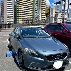 VOLVO ボルボ　V40 T4