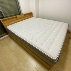 クイーンベッド　2段マットレスニトリ　2021年　美品