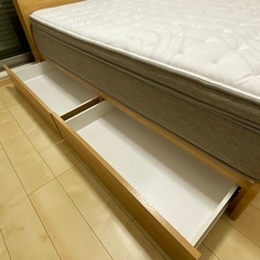 クイーンベッド　2段マットレスニトリ　2021年　美品