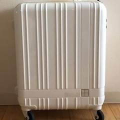 スーツケース　キャリーバッグ　機内持込サイズ　ハンズ+