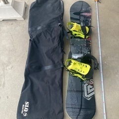 スノーボードとバッグ