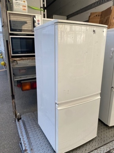 福岡市内配送無料　シャープ SJ-UW14-W 冷凍冷蔵庫 137L 小型 2ドア