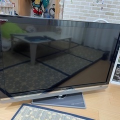 40V液晶テレビ。Blu-rayレコーダーファイブスティックセット