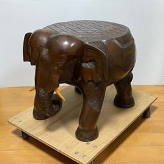 木彫りのゾウの置物　椅子　置き台