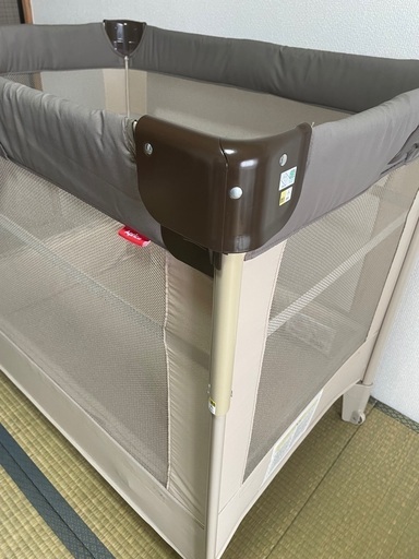 まだあります！　[値下げ]美品　アップリカ　ココネルエアー　ベビーベッド折りたたみ可