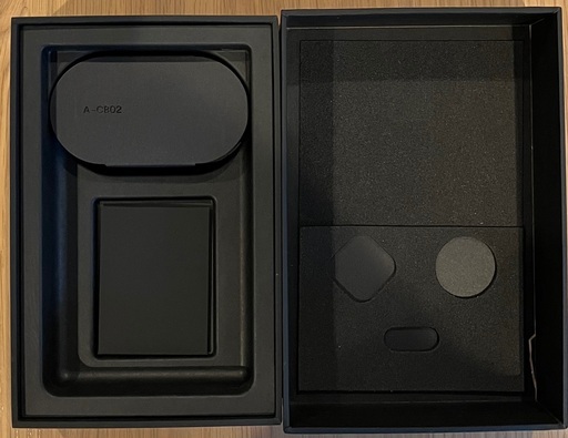Does the pocket already have a screen protector? : r 
