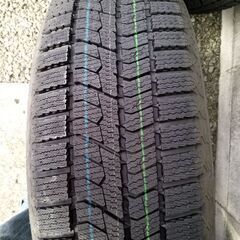値下げ　ライズハイブリット用スタッドレスタイヤ