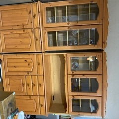カントリー調食器棚