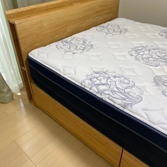 【値下げしました】ダブルベッドフレーム &高品質マットレス（かため）