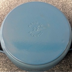 staub.ココット鍋.サックスブルー.22cm.新品.アウトレット.底に凹み