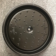 staub.ココット鍋.サックスブルー.22cm.新品.アウトレット.底に凹み