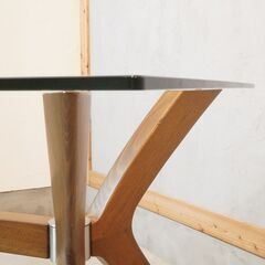 イタリアのCalligaris(カリガリス)社のTOKYO(トーキョー) ダイニングテーブルです。ガラスの透明感とスタイリッシュな脚がポイントの長方形テーブル。モダンなお部屋や北欧スタイルなどに♪DI510