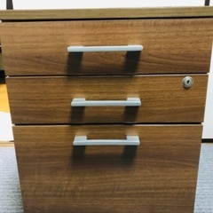 Chest of drawers with wheels 引き出し