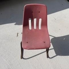 ヒビあり椅子