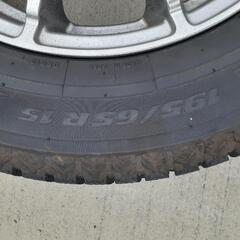 （中古）スタッドレスタイヤ　195/65r15 ホイール付き　1シーズンのみ使用
