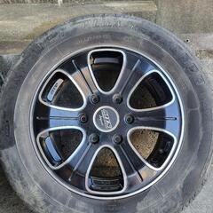 ハイエース　タイヤとホイールセット