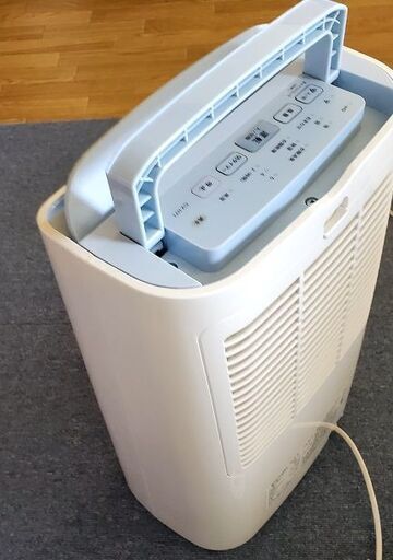 店頭販売のみ】SHARPの加湿空気清浄機『KC-H50-W』 入荷しました 