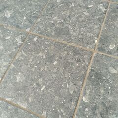 【再々値下げ】【未使用・未開封】LIXILアルティスタ 300mm角平