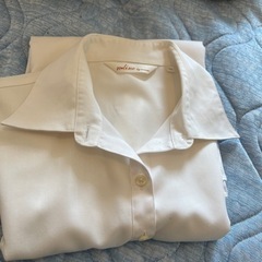 白ワイシャツ