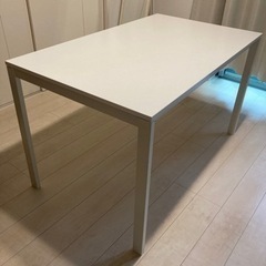 IKEAダイニングテーブル4人用（白）【お譲り先決まりました】
