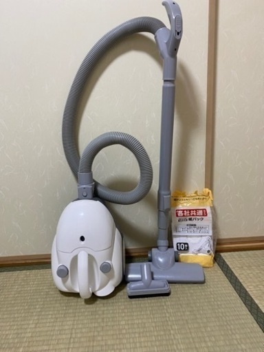 譲り先決まりました！ニトリ　キャニスター掃除機　紙パック5枚付き