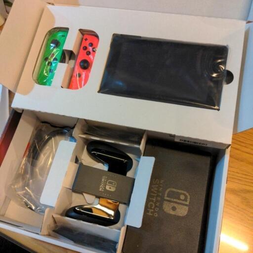 ほとんどがジャンク　Switch４台、ジョイコン、PS５コントローラー等