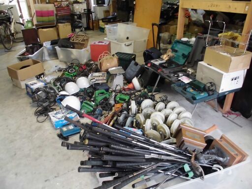 電動工具、キャスター、ゴルフクラブはすべて 1 つのロットに入れ  