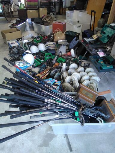 電動工具、キャスター、ゴルフクラブはすべて 1 つのロットに入れ  