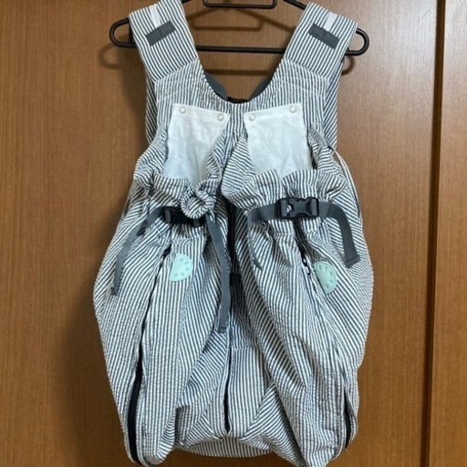 【ウィーゴツイン】双子用抱っこ紐　シアサッカーグレイ