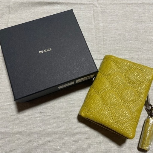 beaure 二つ折り財布 新品、未使用