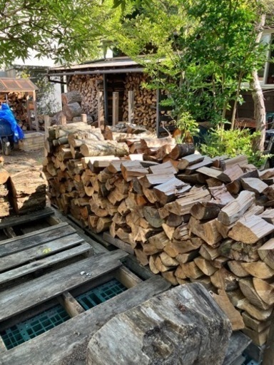 乾燥薪 楢 金沢市東インター近く 軽トラ1台分荷台あおり迄 落葉広葉樹