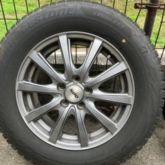 2シーズン使用　美品ブリヂストンスタッドレスタイヤ