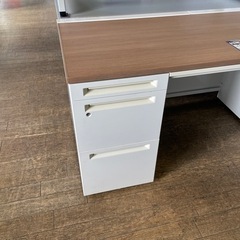 JJJ-5 【オフィス家具専門店】オカムラの両袖デスクです！