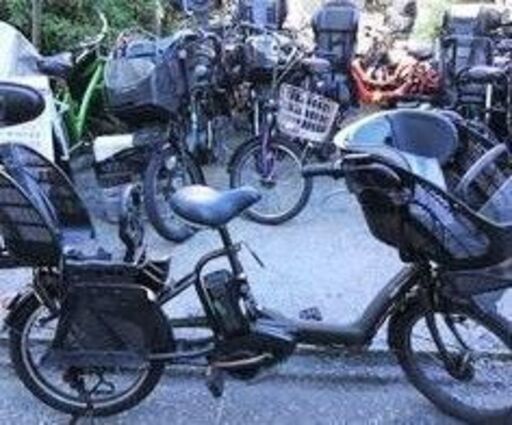 88ヤマハ、ブリヂストン、共同生産モデル、２０インチ、前後チャイルドシート  子供乗せ、前後チャイルドシート、電動アシスト自転車、  後ろチャイルドシートをかごに変更も可能   バッテリーは、新品の９０％以上の性能でコンディション良好です。  電動自転車、在庫２０台以上ありますので、複数のご試乗可能です。   土日もお子様と土足のままご試乗可能です。５４８００(税別)、５９８００(税込)    １ヶ月、５８００円～でお試しレンタルも出来ます。   ️ご試乗後に、当日乗っ