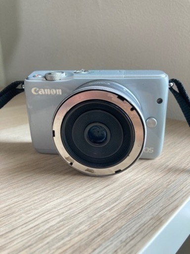 ミラーレス一眼カメラ　Canon EOS M10