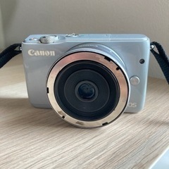 ミラーレス一眼カメラ　Canon EOS M10