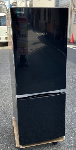 【RKGRE-218】特価！東芝/153L 2ドア冷凍冷蔵庫/GR-M15BS（K)/中古品/2017年製/当社より近隣無料配達！