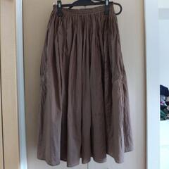 茶色　ロングスカート　